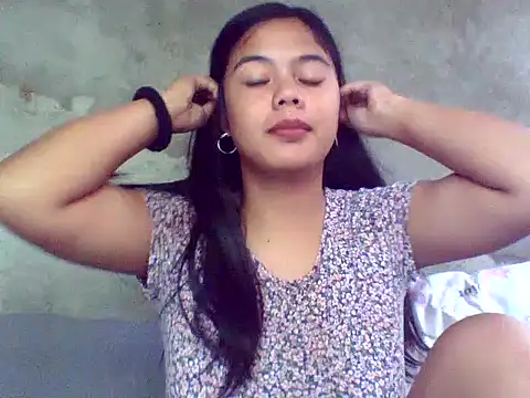 Snapshot of sweet_heaven00 chatting on 10/23/25, 05:18 sweet heaven00 online show from 10/23/25, 05:18