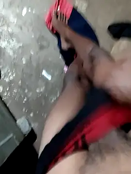 Snapshot of RAYI_Queen_4 chatting on 12/05/25, 02:14 RAYI Queen 4 online show from 12/05/25, 02:14