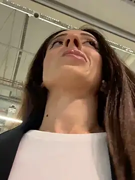 Yesmoree online show from 09/26/25, 01:48