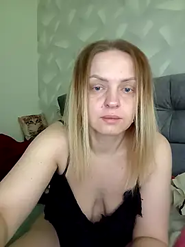 Ami Foxy online show from 05/10/26, 05:56