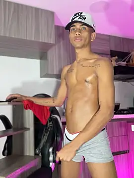 RyanScot4 online show from 10/05/25, 06:34