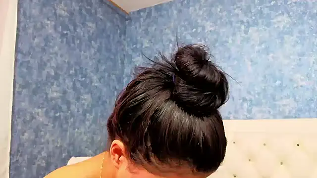 yulissa girls online show from 09/12/25, 01:55