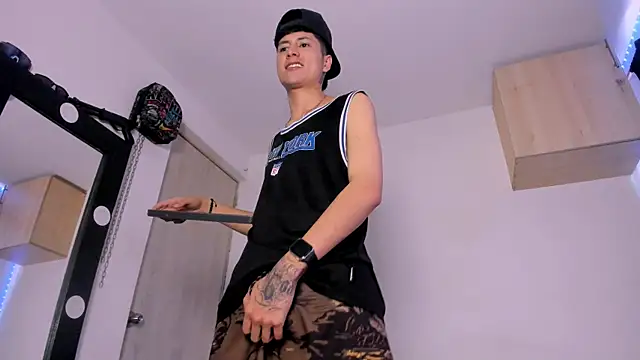 Snapshot of Mateo_Escobar chatting on 09/20/25, 04:08 Mateo Escobar online show from 09/20/25, 04:08