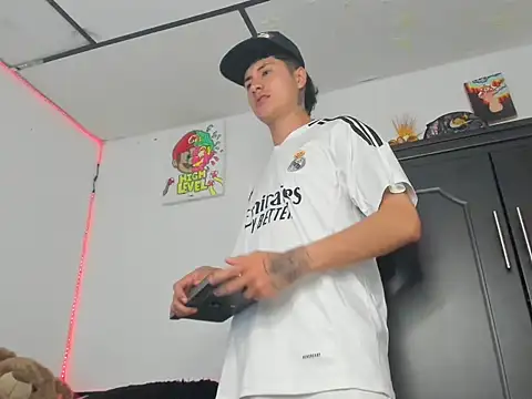 Snapshot of Mateo_Escobar chatting on 11/01/25, 02:35 Mateo Escobar online show from 11/01/25, 02:35