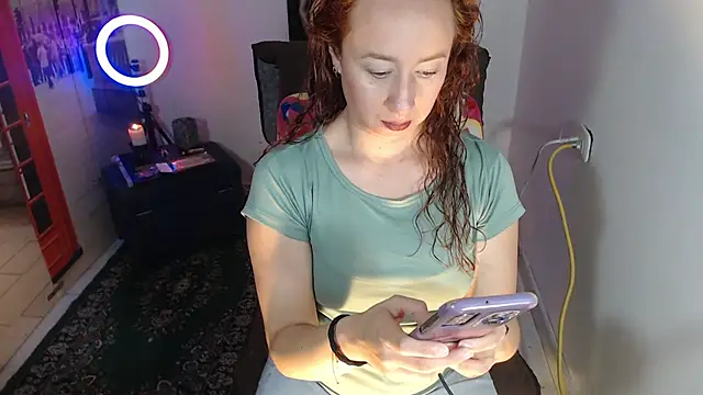 Snapshot of Milf_Valeria chatting on 10/01/25, 02:34 Milf Valeria online show from 10/01/25, 02:34