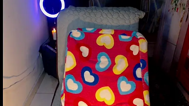 Snapshot of Milf_Valeria chatting on 10/21/25, 02:29 Milf Valeria online show from 10/21/25, 02:29