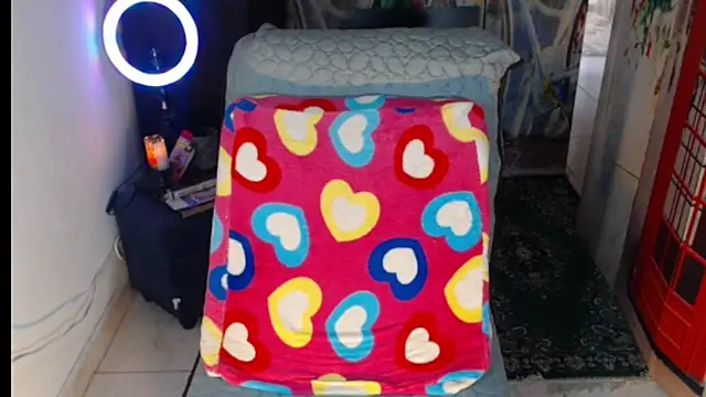 Snapshot of Milf_Valeria chatting on 10/30/25, 02:18 Milf Valeria online show from 10/30/25, 02:18