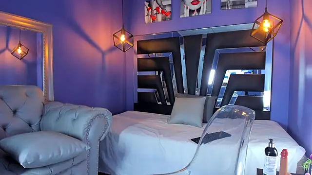 anne-brown13 online show from 10/15/25, 07:14