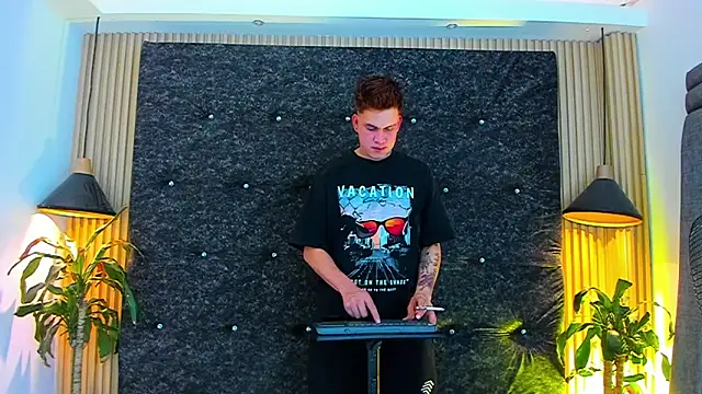 Shadowhunters crew online show from 09/10/25, 04:23