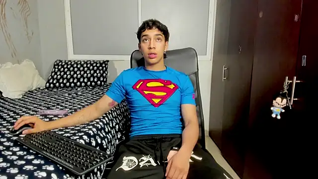 Snapshot of Noxx_starkK chatting on 11/15/25, 02:53 Noxx starkK online show from 11/15/25, 02:53