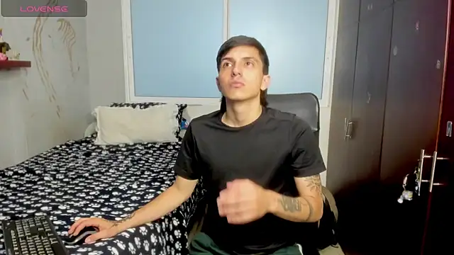 Snapshot of Noxx_starkK chatting on 11/22/25, 11:15 Noxx starkK online show from 11/22/25, 11:15