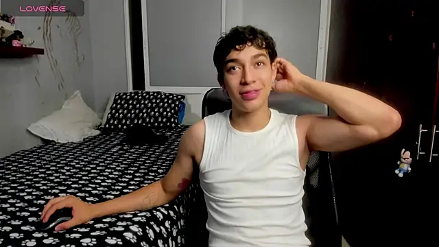 Snapshot of Noxx_starkK chatting on 11/24/25, 01:49 Noxx starkK online show from 11/24/25, 01:49