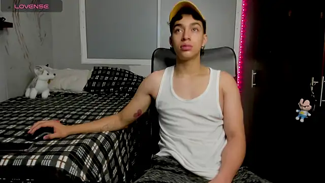 Snapshot of Noxx_starkK chatting on 12/02/25, 12:05 Noxx starkK online show from 12/02/25, 12:05