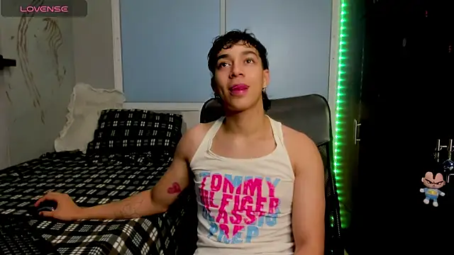 Snapshot of Noxx_starkK chatting on 12/05/25, 03:04 Noxx starkK online show from 12/05/25, 03:04