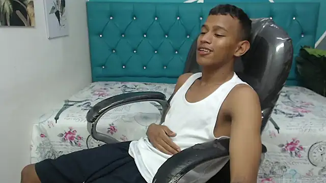 Snapshot of Rory_castro chatting on 10/16/25, 10:44 Rory castro online show from 10/16/25, 10:44