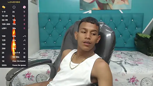 Snapshot of Rory_castro chatting on 10/17/25, 10:56 Rory castro online show from 10/17/25, 10:56