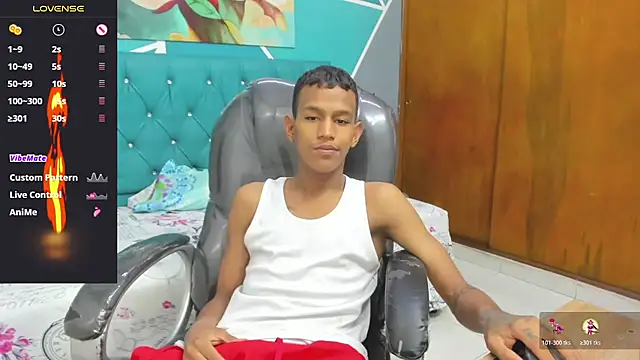 Snapshot of Rory_castro chatting on 10/21/25, 10:21 Rory castro online show from 10/21/25, 10:21