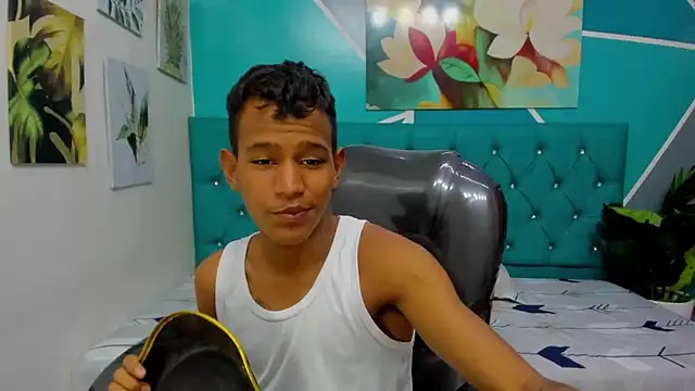 Snapshot of Rory_castro chatting on 10/31/25, 10:55 Rory castro online show from 10/31/25, 10:55