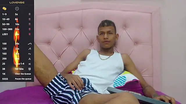 Snapshot of Rory_castro chatting on 11/15/25, 06:15 Rory castro online show from 11/15/25, 06:15