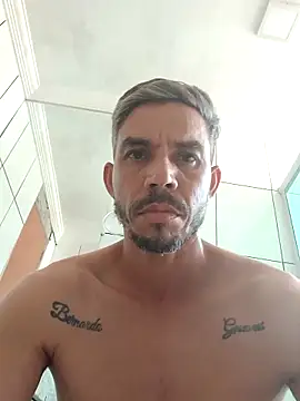 Snapshot of QfabO123 chatting on 10/15/25, 05:35 QfabO123 online show from 10/15/25, 05:35