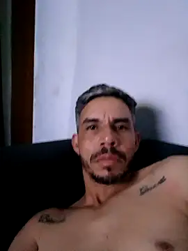 Snapshot of QfabO123 chatting on 10/18/25, 03:42 QfabO123 online show from 10/18/25, 03:42