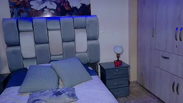 Snapshot of saramikaelson chatting on 09/10/25, 08:53 saramikaelson online show from 09/10/25, 08:53