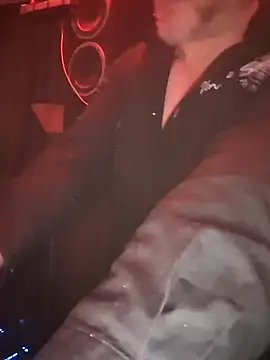 Snapshot of Wir2002Paar chatting on 10/26/25, 12:49 Wir2002Paar online show from 10/26/25, 12:49