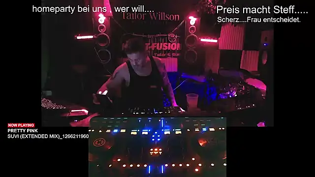 Snapshot of Wir2002Paar chatting on 11/15/25, 11:32 Wir2002Paar online show from 11/15/25, 11:32