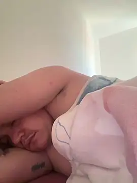 michael877675 online show from 10/01/25, 04:13