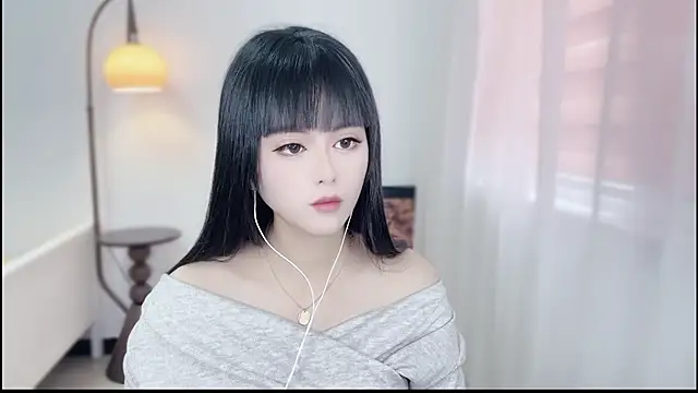 Snapshot of Musae7 chatting on 11/17/25, 04:07 Musae7 online show from 11/17/25, 04:07