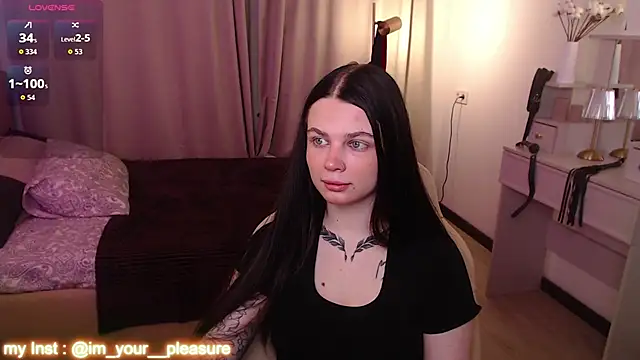 Michela Fruet online show from 11/23/25, 01:05