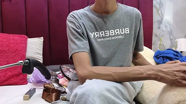 PrincePoppy online show from 10/31/25, 08:43