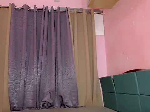 Snapshot of fallen_angel08 chatting on 09/13/25, 04:01 fallen angel08 online show from 09/13/25, 04:01