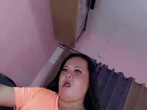 Snapshot of fallen_angel08 chatting on 10/25/25, 06:10 fallen angel08 online show from 10/25/25, 06:10