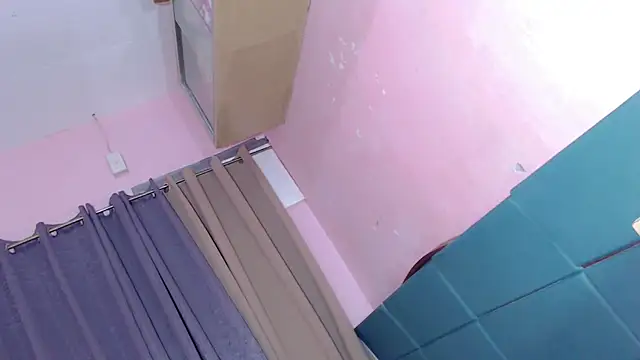 Snapshot of fallen_angel08 chatting on 11/11/25, 10:04 fallen angel08 online show from 11/11/25, 10:04