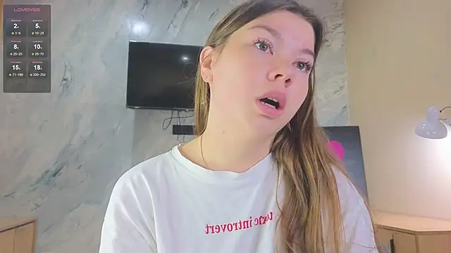 miss bubbles  online show from 10/04/25, 12:30