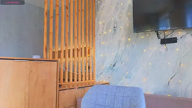 miss bubbles  online show from 05/17/26, 01:36
