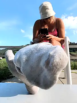 Snapshot of Teafeet chatting on 07/22/26, 03:59 Teafeet online show from 07/22/26, 03:59
