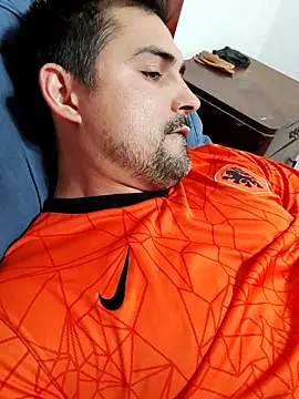 Bradd 32 online show from 11/21/25, 01:48