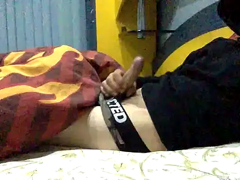 Snapshot of adiluci1 chatting on 09/30/25, 07:19 adiluci1 online show from 09/30/25, 07:19