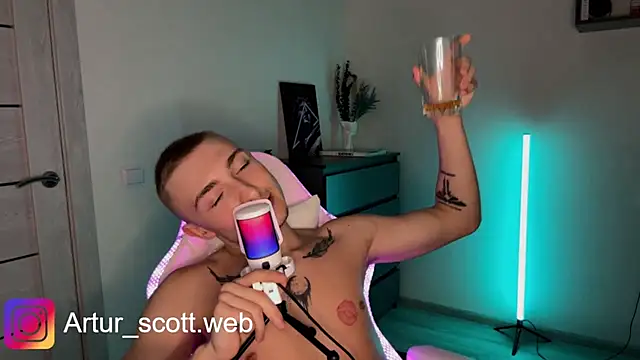 Artur  Skott online show from 12/04/25, 10:18