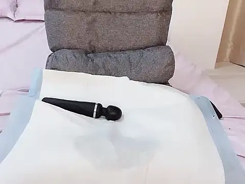 Snapshot of Tina-333 chatting on 11/11/25, 07:14 Tina-333 online show from 11/11/25, 07:14