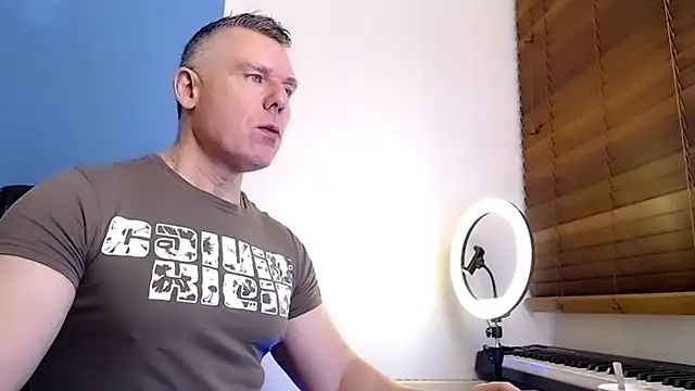 tomfoxcam online show from 11/12/25, 06:03