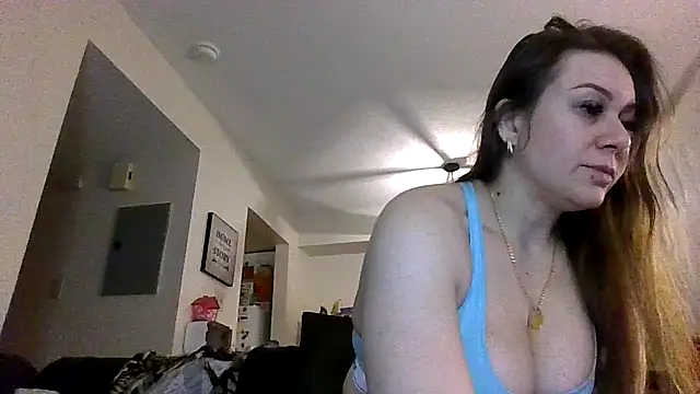Snapshot of thedevinemama chatting on 04/03/26, 01:36 thedevinemama online show from 04/03/26, 01:36
