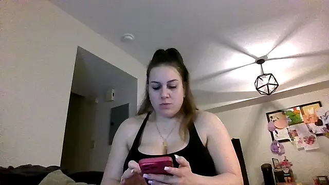 Snapshot of thedevinemama chatting on 04/10/26, 01:22 thedevinemama online show from 04/10/26, 01:22