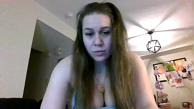 Snapshot of thedevinemama chatting on 05/05/26, 01:13 thedevinemama online show from 05/05/26, 01:13