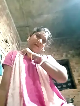 Snapshot of Savita992 chatting on 09/13/25, 10:20 Savita992 online show from 09/13/25, 10:20