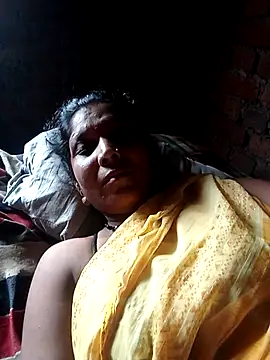 Snapshot of Savita992 chatting on 09/23/25, 06:05 Savita992 online show from 09/23/25, 06:05