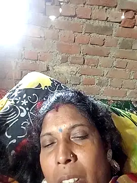 Snapshot of Savita992 chatting on 10/11/25, 10:03 Savita992 online show from 10/11/25, 10:03