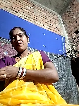 Snapshot of Savita992 chatting on 11/01/25, 10:34 Savita992 online show from 11/01/25, 10:34